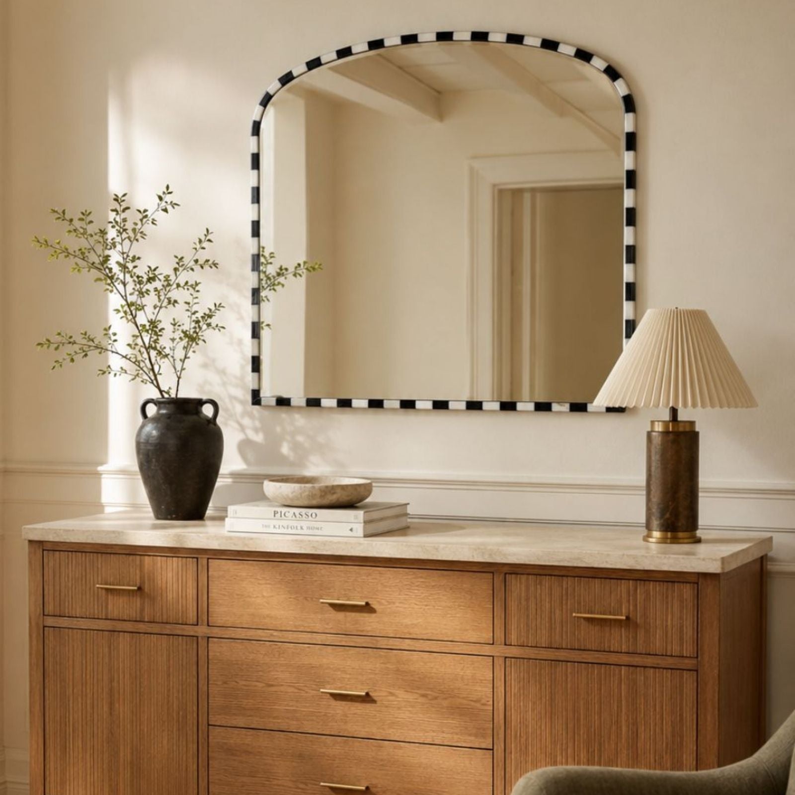 TEHOME LuluReal Marble Arched Mantel Mirror in Bold Black and White Checkerboard Pattern 31x37''，Side View